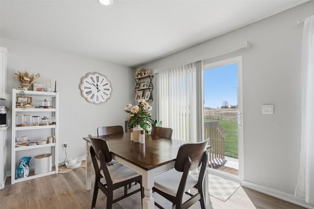 7603 Crossroads Drive SW, Cedar Rapids, IA 52404