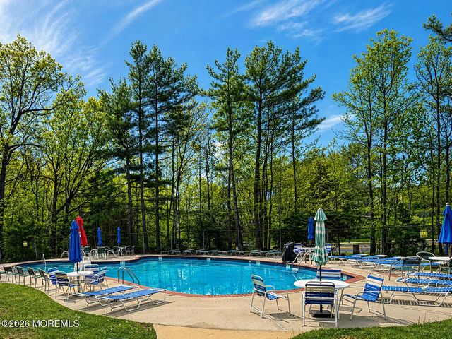 73 Letts Court 164, Matawan, NJ 07747