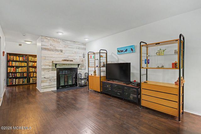 73 Letts Court 164, Matawan, NJ 07747