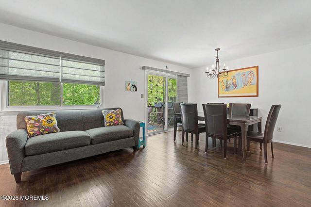 73 Letts Court 164, Matawan, NJ 07747