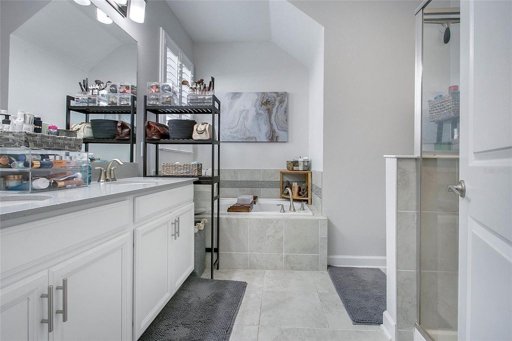 Image 11 of property listing at 11879 FICTION AVENUE, Orlando, FL 32832