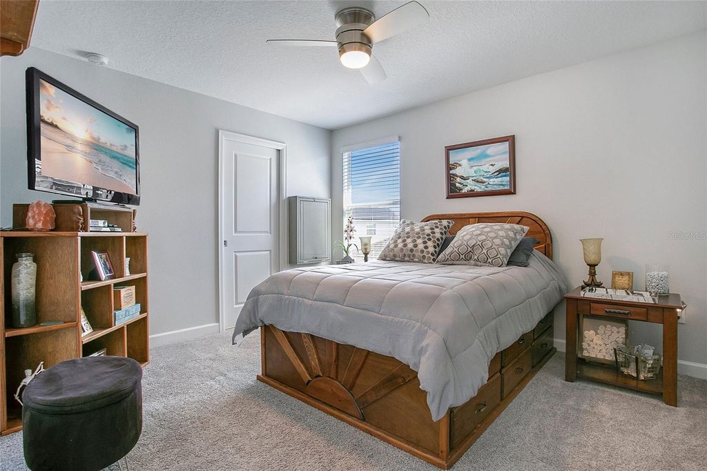 Image 19 of property listing at 11879 FICTION AVENUE, Orlando, FL 32832