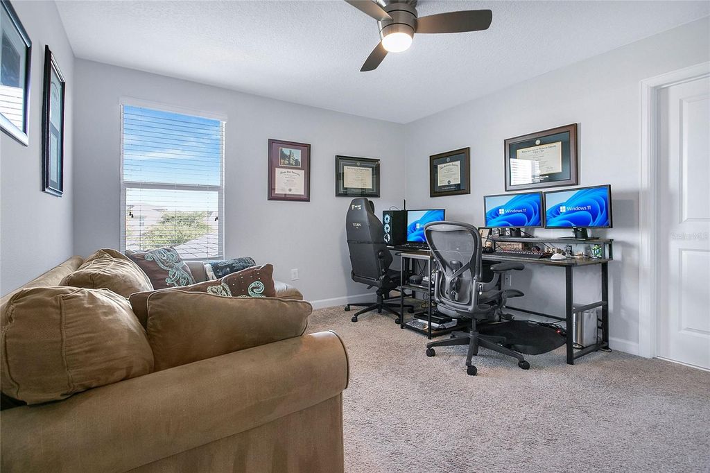 Image 21 of property listing at 11879 FICTION AVENUE, Orlando, FL 32832