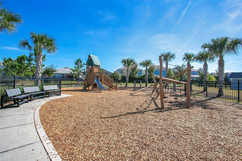 Image 31 of property listing at 11879 FICTION AVENUE, Orlando, FL 32832