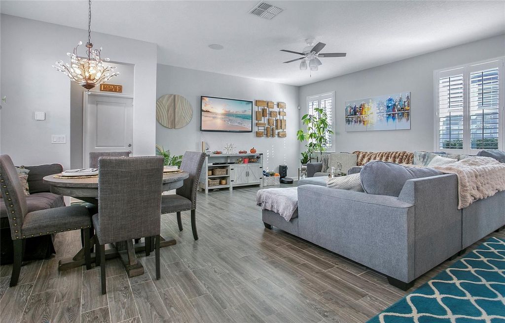 Image 5 of property listing at 11879 FICTION AVENUE, Orlando, FL 32832