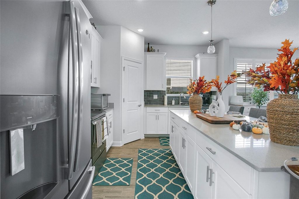 Image 7 of property listing at 11879 FICTION AVENUE, Orlando, FL 32832