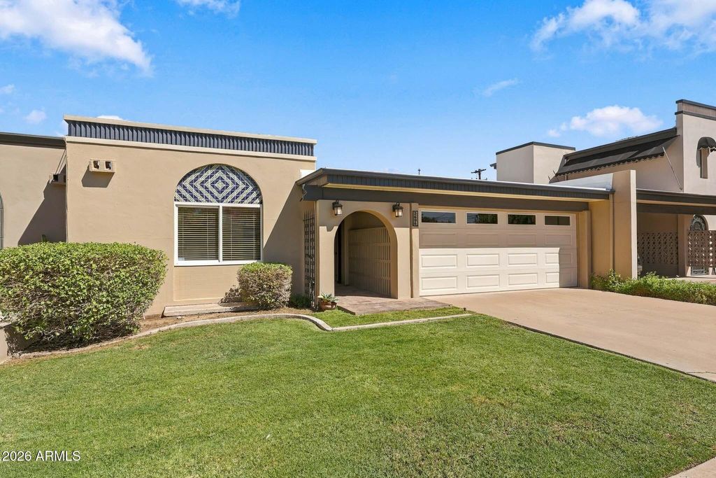 2606 E CRITTENDEN Lane, Phoenix, AZ 85016 — photo 4