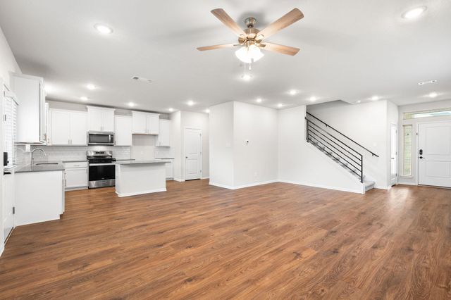 195 White Horses DR, Kyle, TX 78640