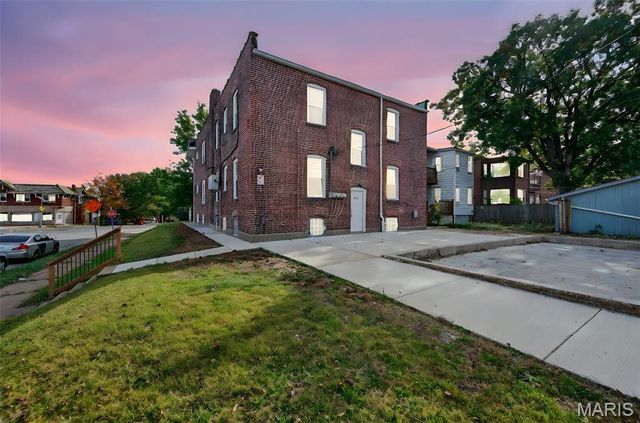 5803 S Kingshighway Boulevard 2S, St Louis, MO 63109