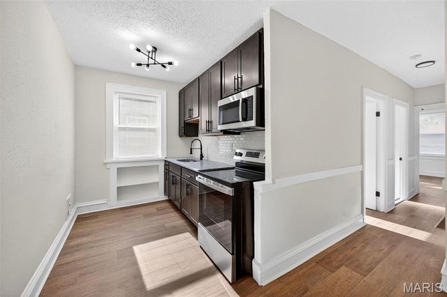 5803 S Kingshighway Boulevard 2S, St Louis, MO 63109