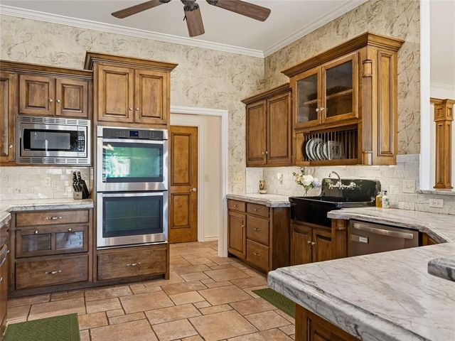 3913 Shortgrass Circle, Edmond, OK 73003