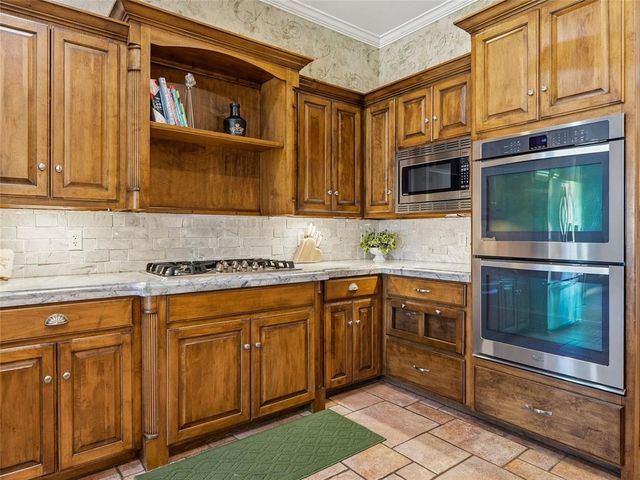 3913 Shortgrass Circle, Edmond, OK 73003