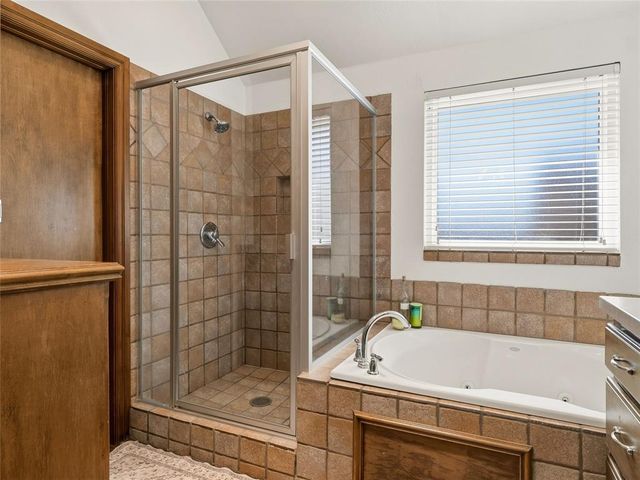 3913 Shortgrass Circle, Edmond, OK 73003