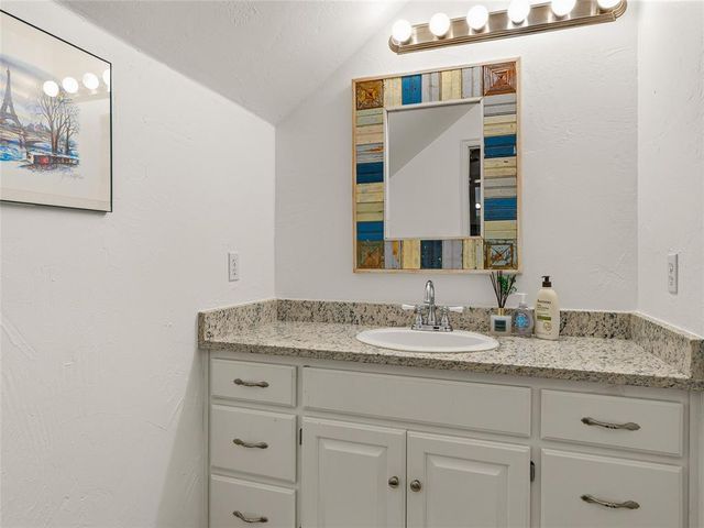 3913 Shortgrass Circle, Edmond, OK 73003