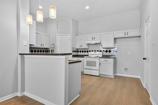 2710 Grants Lake Boulevard L8, Sugar Land, TX 77479