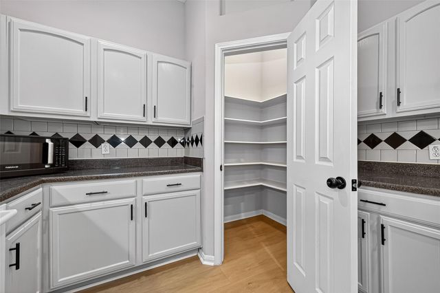 2710 Grants Lake Boulevard L8, Sugar Land, TX 77479