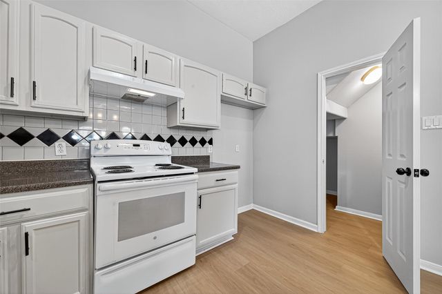 2710 Grants Lake Boulevard L8, Sugar Land, TX 77479