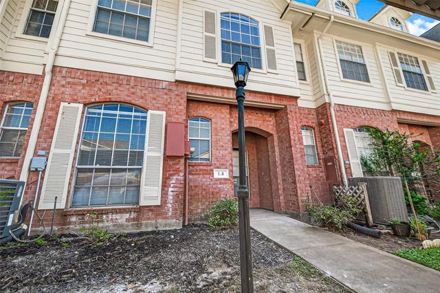 2710 Grants Lake Boulevard L8, Sugar Land, TX 77479