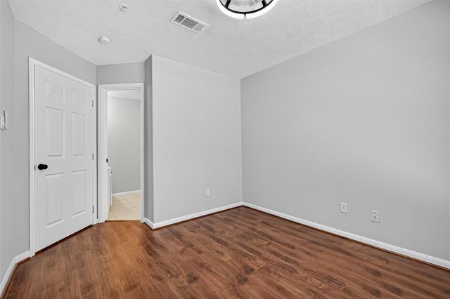 2710 Grants Lake Boulevard L8, Sugar Land, TX 77479