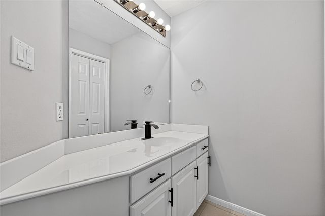 2710 Grants Lake Boulevard L8, Sugar Land, TX 77479