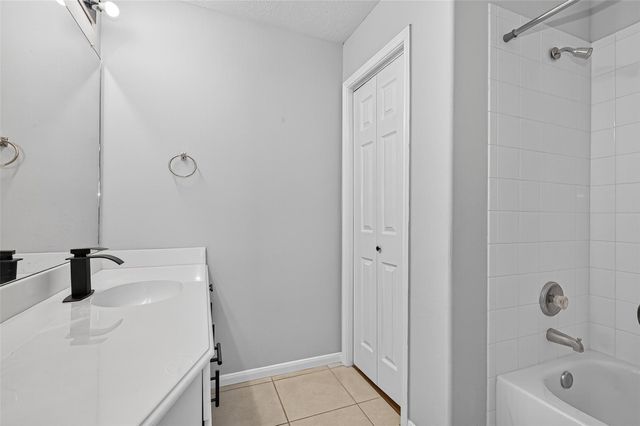 2710 Grants Lake Boulevard L8, Sugar Land, TX 77479