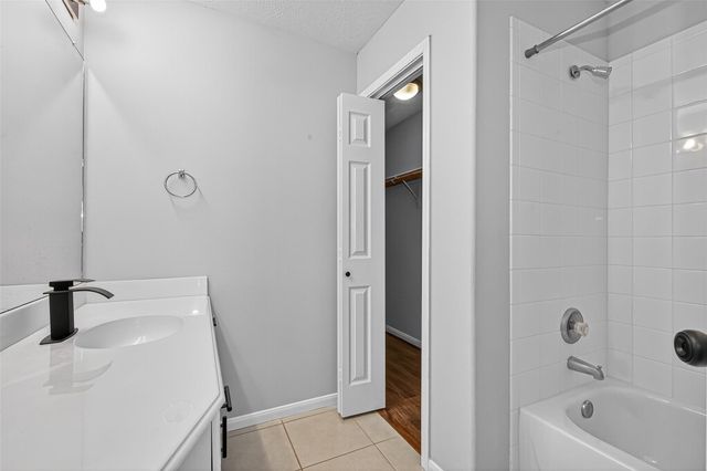 2710 Grants Lake Boulevard L8, Sugar Land, TX 77479