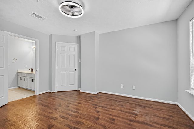 2710 Grants Lake Boulevard L8, Sugar Land, TX 77479