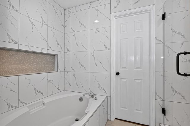 2710 Grants Lake Boulevard L8, Sugar Land, TX 77479