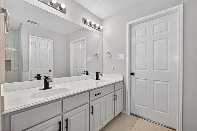 2710 Grants Lake Boulevard L8, Sugar Land, TX 77479