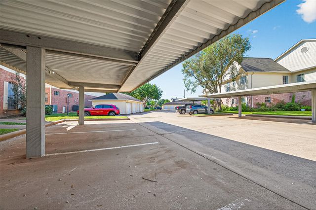 2710 Grants Lake Boulevard L8, Sugar Land, TX 77479