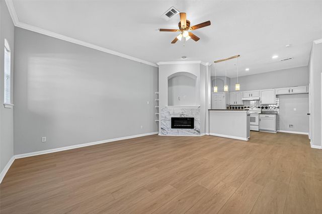 2710 Grants Lake Boulevard L8, Sugar Land, TX 77479