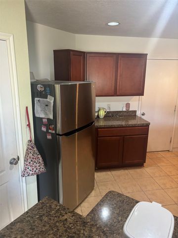 911 Belshear Court, Houston, TX 77073