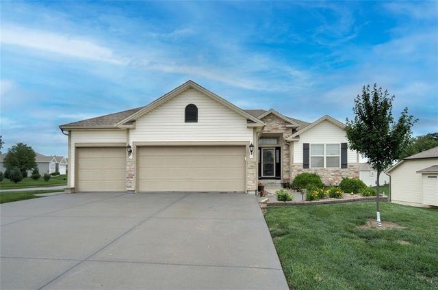 13305 N Copper Ridge Drive, Platte City, MO 64079