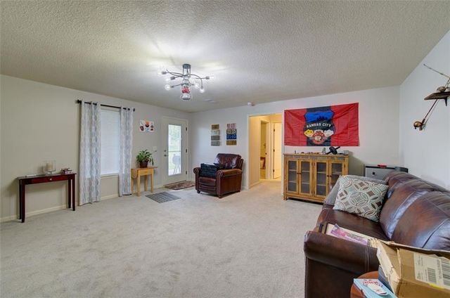 13305 N Copper Ridge Drive, Platte City, MO 64079