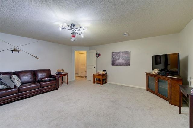 13305 N Copper Ridge Drive, Platte City, MO 64079