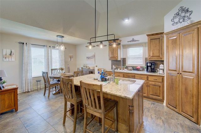 13305 N Copper Ridge Drive, Platte City, MO 64079