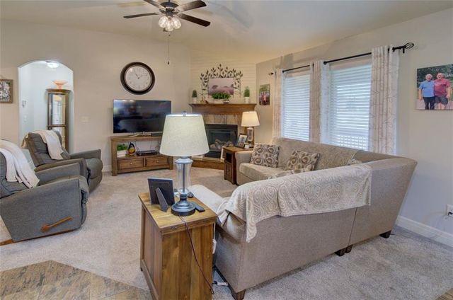 13305 N Copper Ridge Drive, Platte City, MO 64079
