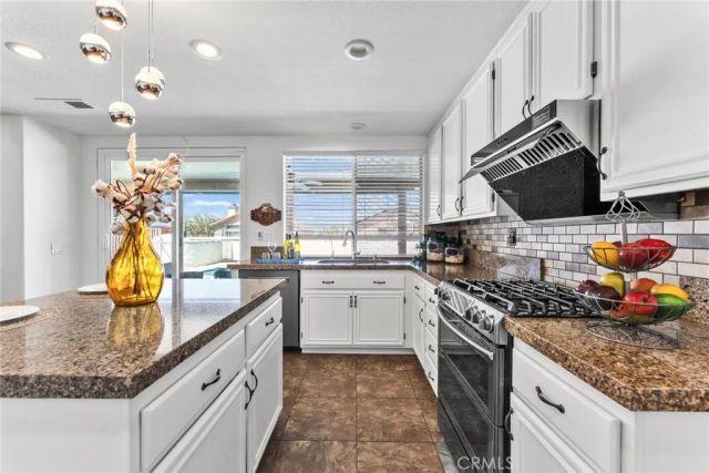 44611 Camino Gonzales, Temecula, CA 92592