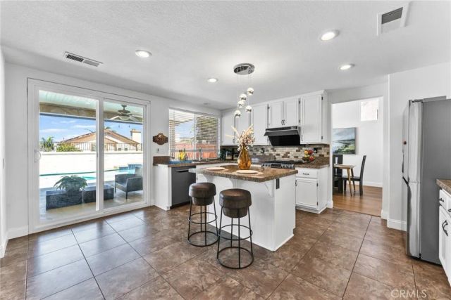 44611 Camino Gonzales, Temecula, CA 92592