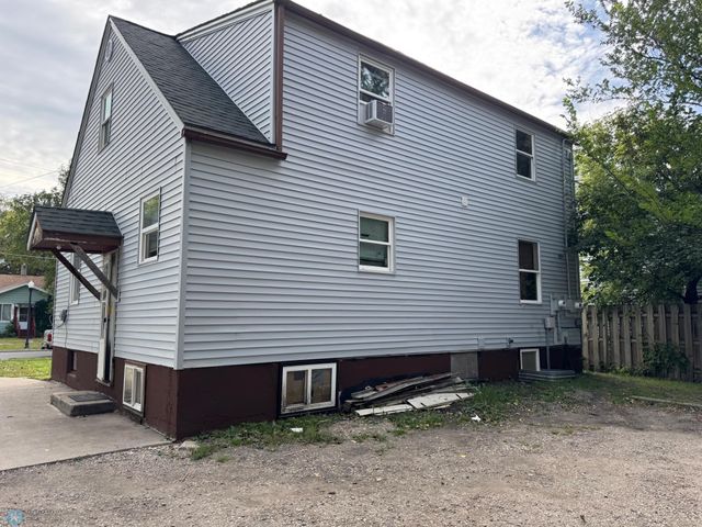 1629 2nd Avenue S, Fargo, ND 58103