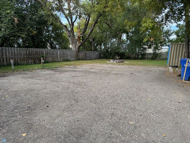 1629 2nd Avenue S, Fargo, ND 58103