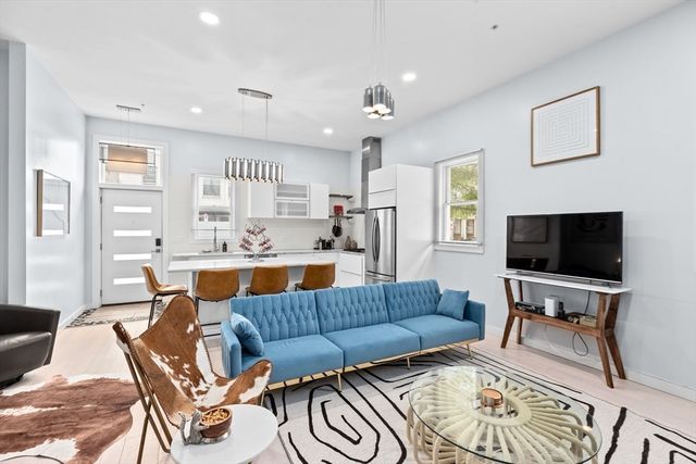 108-110 Trenton St 1, Boston, MA 02128