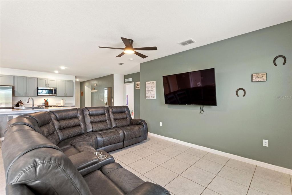 Image 13 of property listing at 1106 ALTHEA DRIVE, Indian Lake Estates, FL 33855