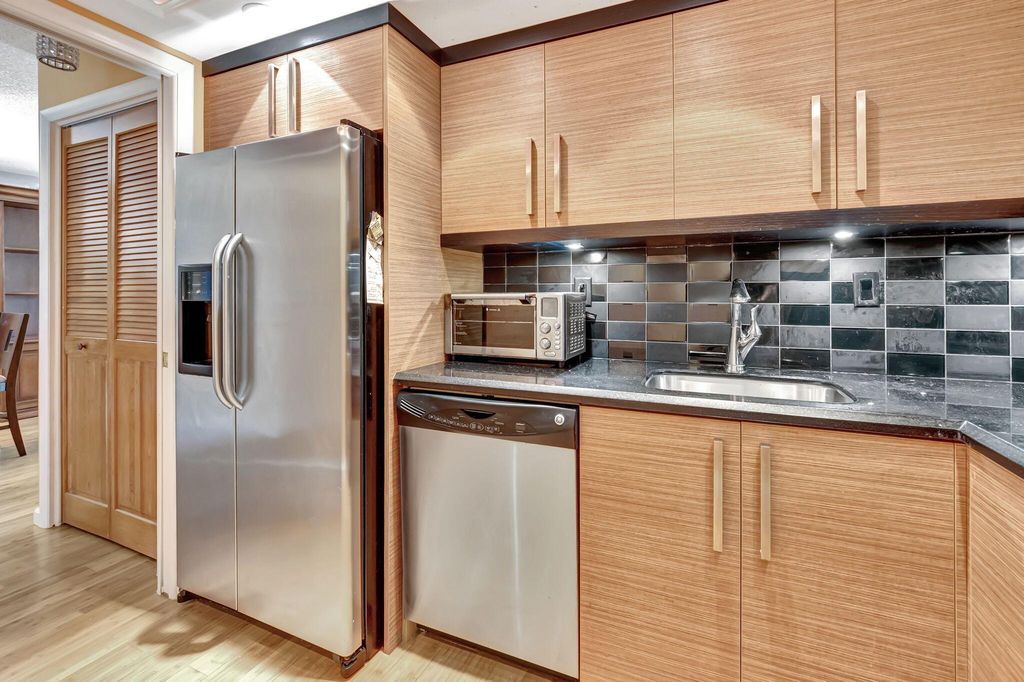 Image 9 of property listing at 3215 S Ocean Boulevard 307, Highland Beach, FL 33487