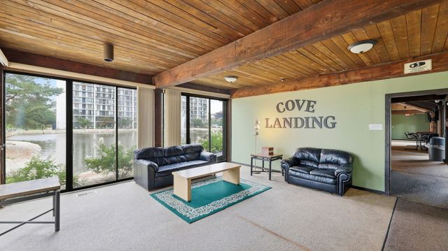 2005 S Finley Road 604, Lombard, IL 60148