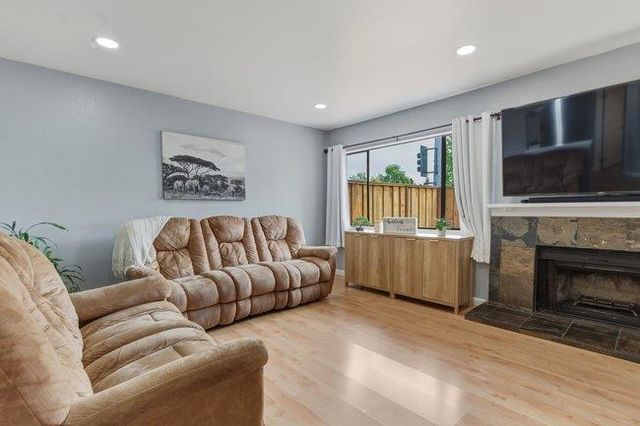 702 Gettysburg Way, Gilroy, CA 95020