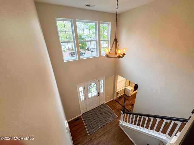 137 Bowsprit Road, Manahawkin, NJ 08050