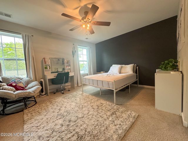 137 Bowsprit Road, Manahawkin, NJ 08050