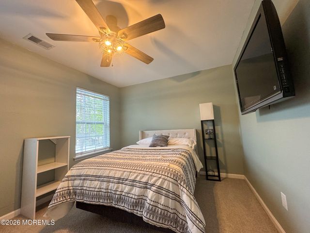 137 Bowsprit Road, Manahawkin, NJ 08050