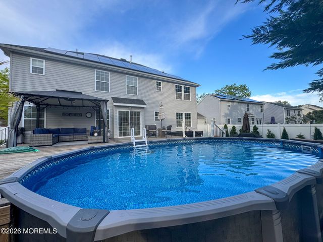 137 Bowsprit Road, Manahawkin, NJ 08050